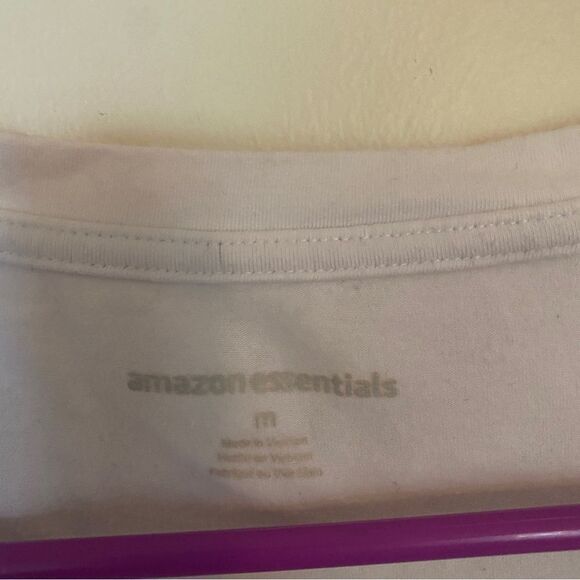 Amazon Essentials short sleeve tshirt white medium - Picture 3 of 3